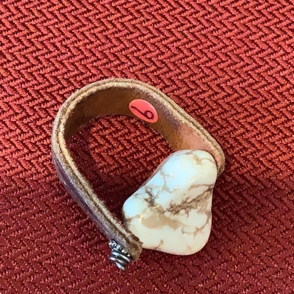 Natural stone and leather ring size 9 - Picture 1 of 3